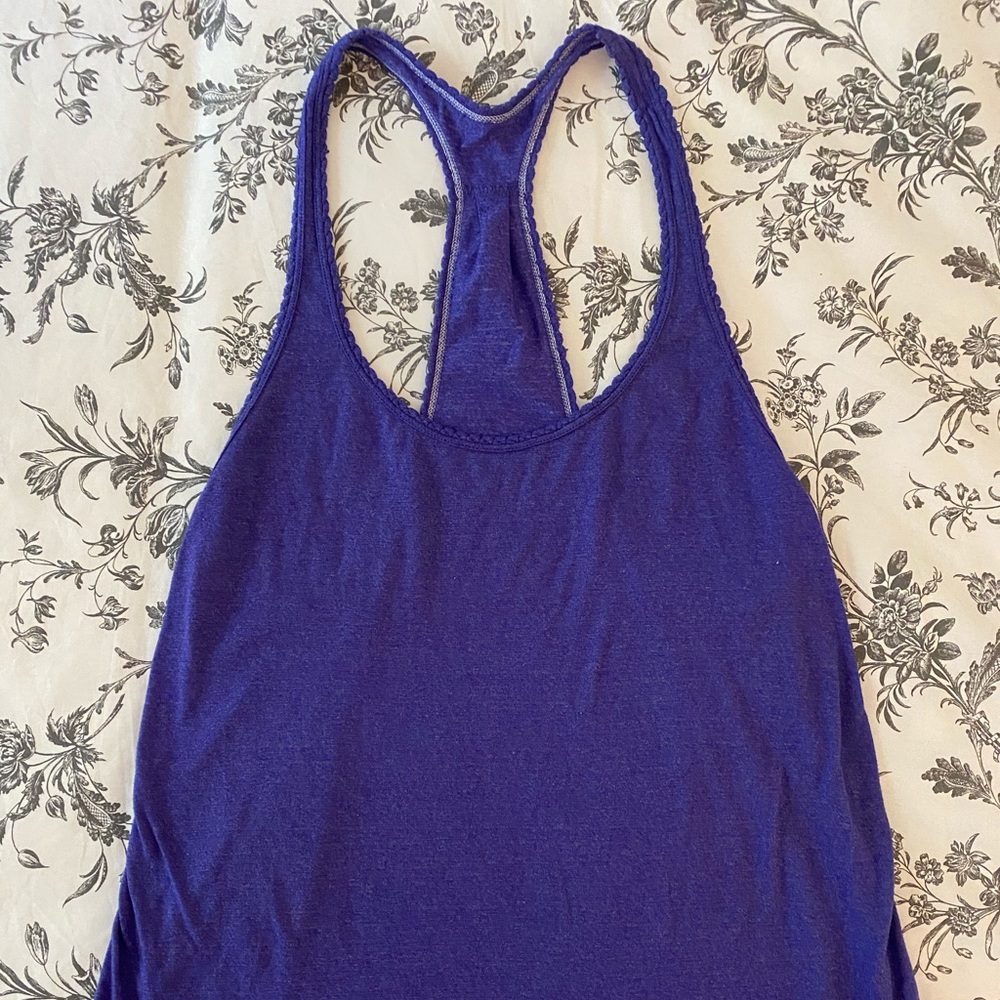Lululemon racer back with scalloped hem